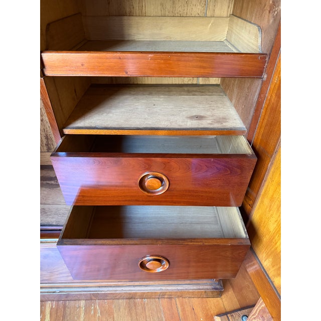 Antique 19th Century English Victorian Flame Mahogany Compactum Wardrobe – Radlay Smith, Skipton For Sale In Los Angeles - Image 6 of 10