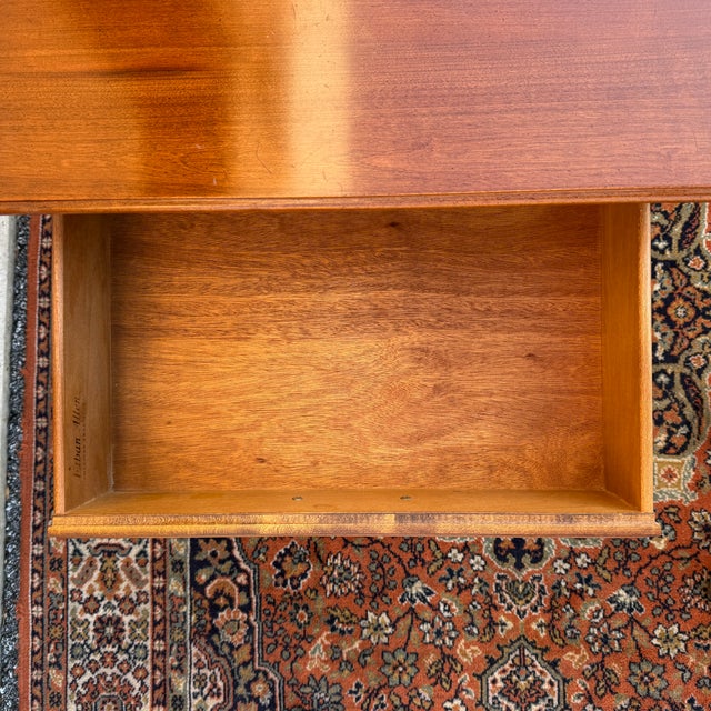 American 1960s Ethan Allen Georgian Court Chippendale Cherry Nightstand With Drawer (11-5116 Sheffield) For Sale - Image 3 of 13