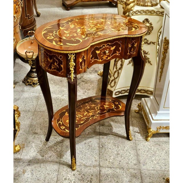 French Elegant Louis XV Accent Side Table With Floral Marquetry & Gold Leaf Accents For Sale - Image 3 of 3