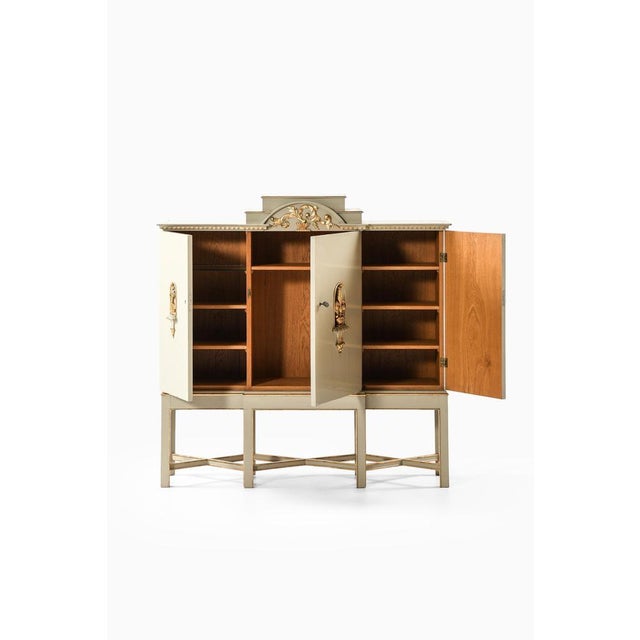 Swedish Grace Cabinet in Paint and Wood, 1920s For Sale - Image 4 of 7