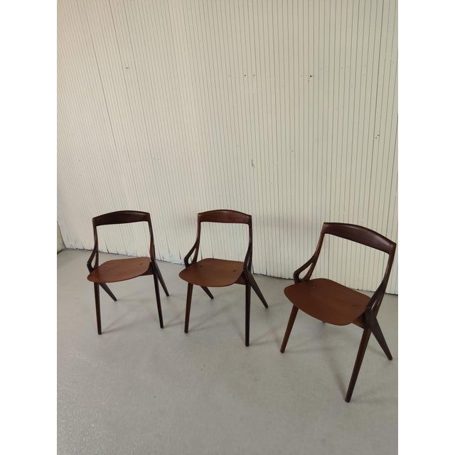 Vintage Wooden Table Chair, 1950, in Very Good conditions. Designed 1950 to 1959