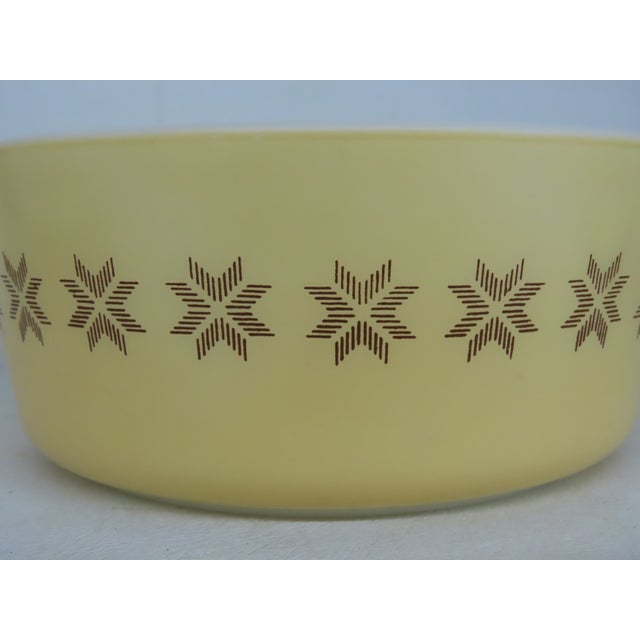 Mid Century Pyrex Town Country Yellow Casserole Dish Cross Stitch Star 4673b For Sale In Miami - Image 6 of 15