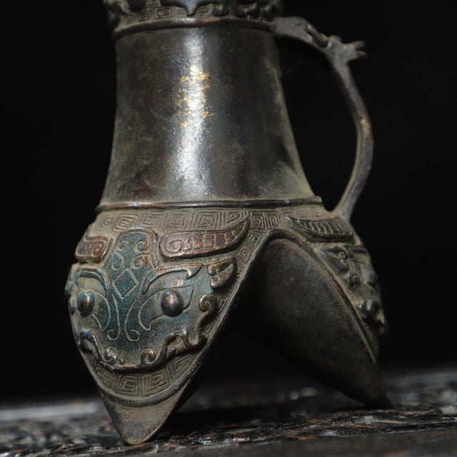 Metal 1960s Chinoiserie Bronze Gilded Palace Wine Cup, Archaic Ritual Tripod Wine Vessel, Decorative Bronze Jue Style Pitcher For Sale - Image 7 of 9