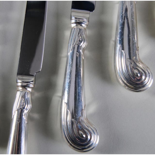 Late 20th Century Set of Thirteen Sterling Silver Elizabeth II Dinner Knives With Pistol Handles For Sale - Image 13 of 17