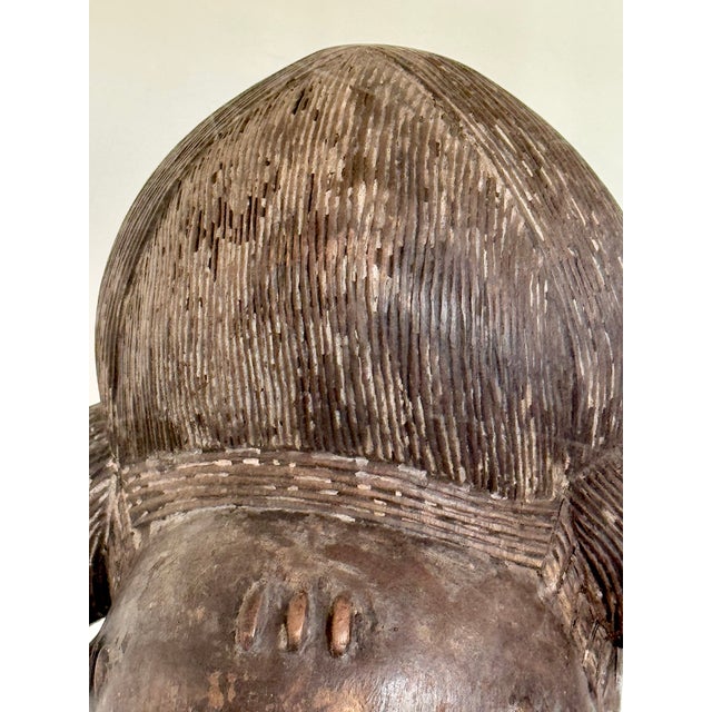 20th Century Baule Portrait Mask in Lucite Museum Display For Sale In Palm Springs - Image 6 of 10