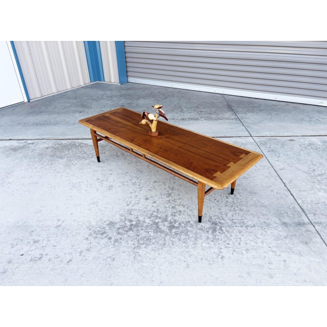 1960s Mid-Century Modern Lane "Acclaim" Walnut and Oak Surfboard Coffee Table For Sale In Los Angeles - Image 6 of 10