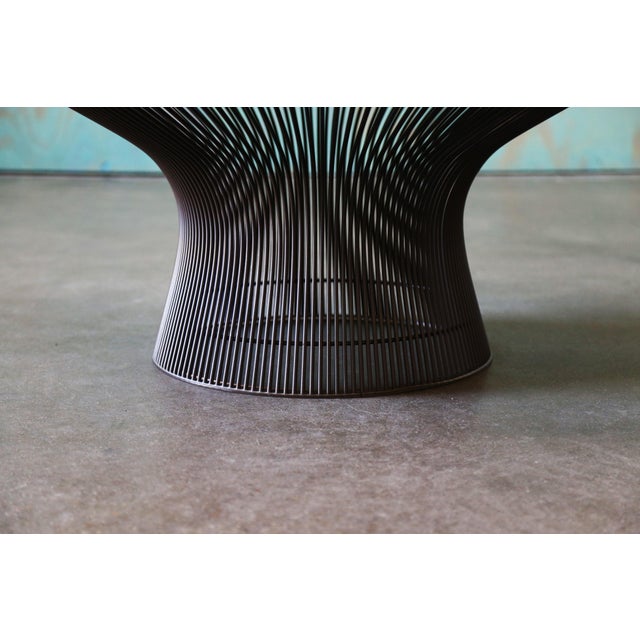 1960s Attributed to Warren Platner for Knoll Bronze Wire Coffee Table With Pink Marble Top For Sale - Image 6 of 9