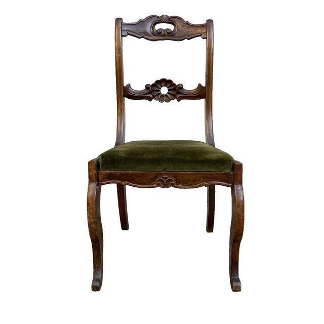 Six 19th-century walnut chairs to be restored. They are in good condition (sturdy and free of woodworm). They only require...