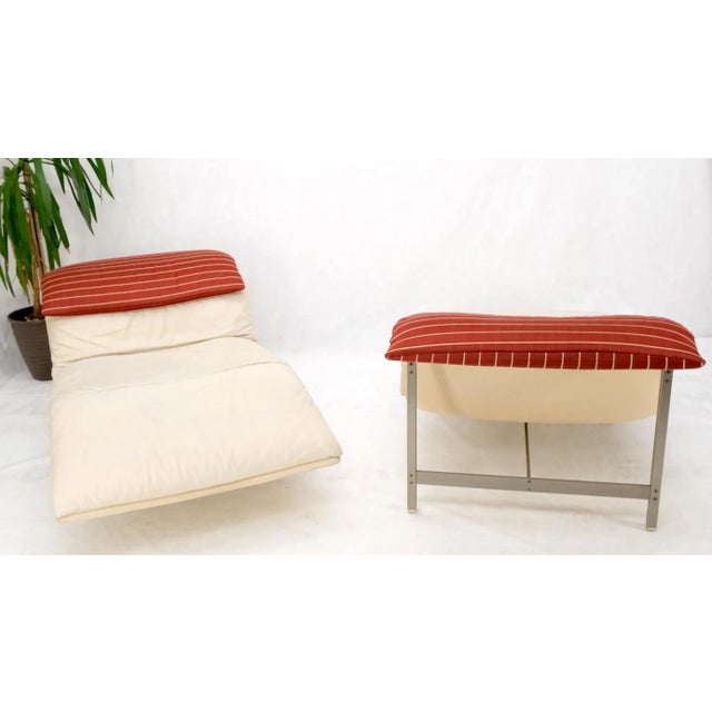Mid 20th Century Pair of Sapority Italian Mid Century Modern Leather Chaise Lounges For Sale - Image 5 of 13