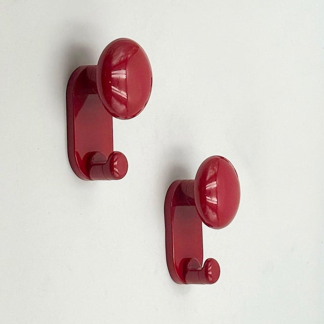 Modern Wall Hooks in Glossy Red by Carlo Bartoli, 1970s, Set of 2 For Sale - Image 10 of 11