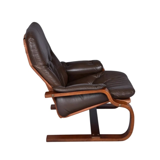 Mid-Century Modern Pair of Brown Leather Scandinavian Cantilever Bentwood Sling Chairs For Sale - Image 3 of 13