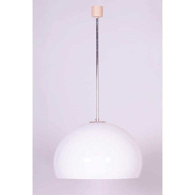 Designer: Guzzini Maker: Meblo This design chandelier, conceived in the 1970s by the renowned designer Guzzini and...