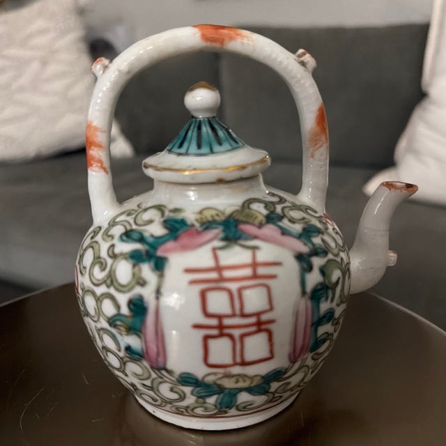 Early 19th Century Tung Chih Chinese Tea Pot Tongzhi Period Qing Dynasty ‘Double Happiness’ For Sale - Image 4 of 8