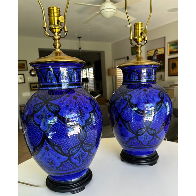 Vintage Moorish Safi Hand-Painted Cobalt Ceramic Table Lamps - Pair For Sale In Palm Springs - Image 6 of 17