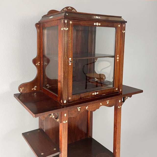 1930s Italian Art Deco Display Cabinet in Wood and Glass, 1930s For Sale - Image 5 of 18