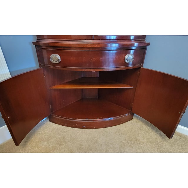 1940s Regency Bow Front Flame Mahogany Corner Cabinet by Morganton Furniture For Sale - Image 9 of 14