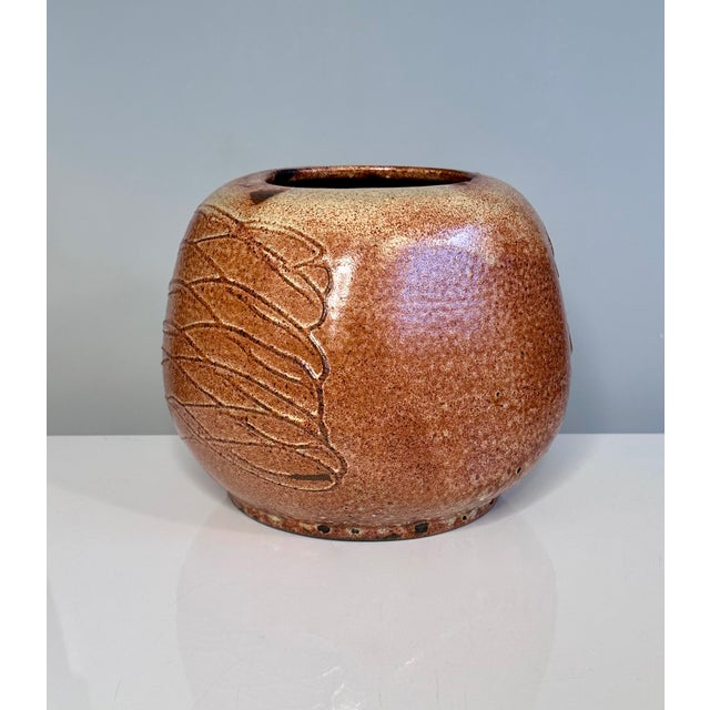 This high quality ceramic art vase was created by the renown German artist Helma Klett (1908-1996) during the 1950s. A...