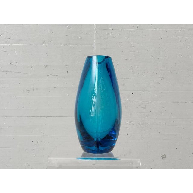 Sarner Cristal Glass Vase in Blue Tinted Studio Glass, Switzerland, 1970s For Sale - Image 4 of 8