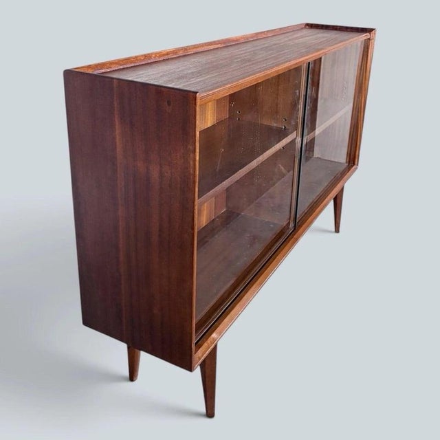 Mid-Century Walnut & Teak Sliding Glass Display Cabinet For Sale - Image 5 of 7