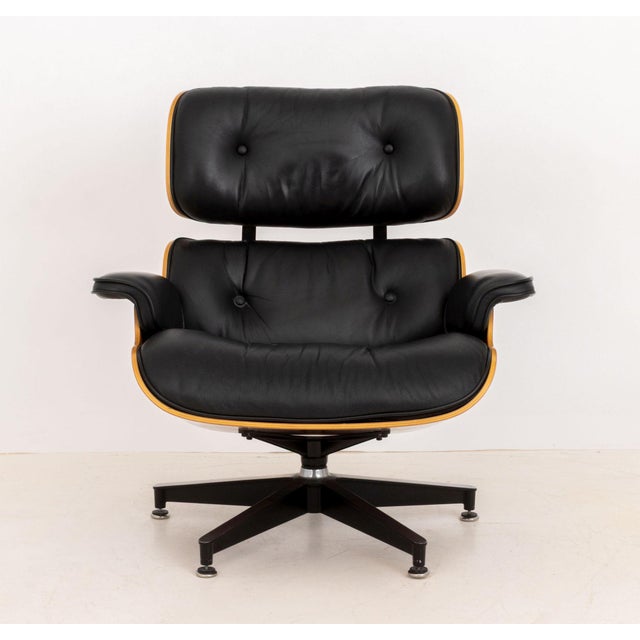 Eames for Herman Miller Lounge Chair and Ottoman For Sale In New York - Image 6 of 14