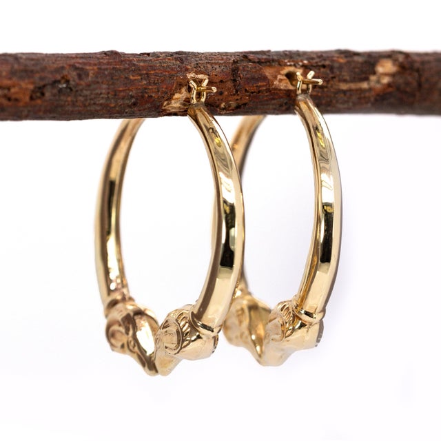 2020s Animal Inspired Estate Hoop Earrings in 14k Solid Gold| Latch Back Closure, 31mm For Sale - Image 5 of 7