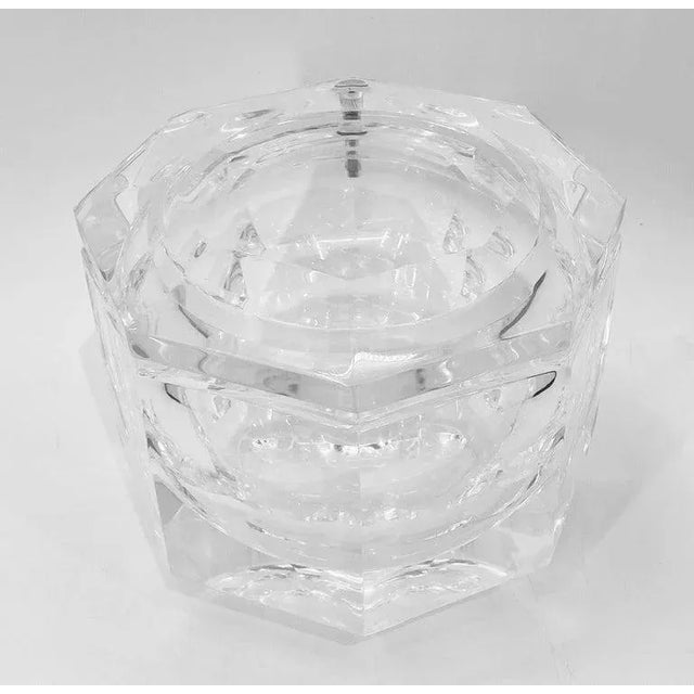 Mid-Century Modern Faceted Lucite Ice Bucket Attb to Alessandro Albrizzi, Italy 1970's For Sale - Image 3 of 10