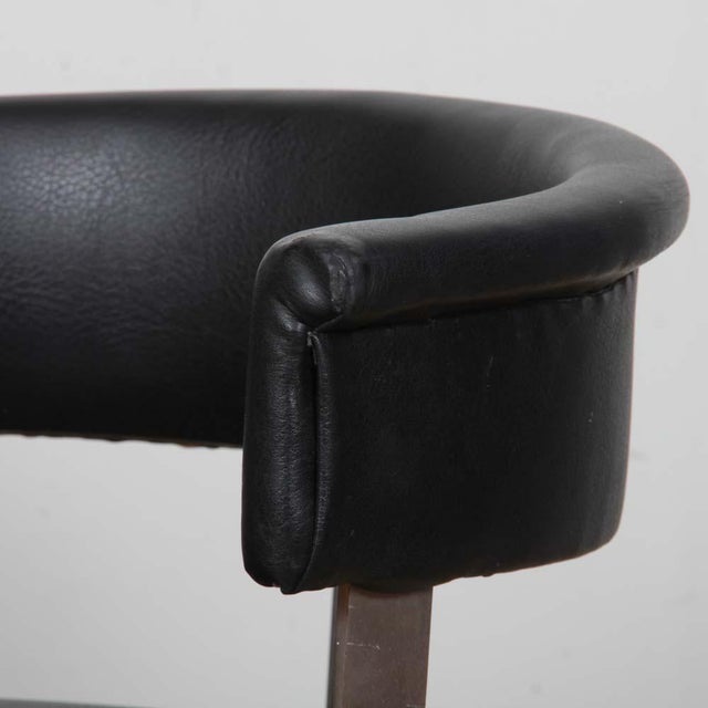 Chairs attributed to Osvaldo Borsani, 1970s, Set of 2, in Good conditions. Designed 1970 to 1979