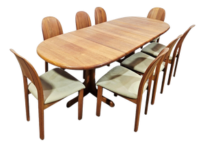 Danish Teak Extending Table +and Chairs from Möbelfabrik Holstebro, 1970s, Set of 9