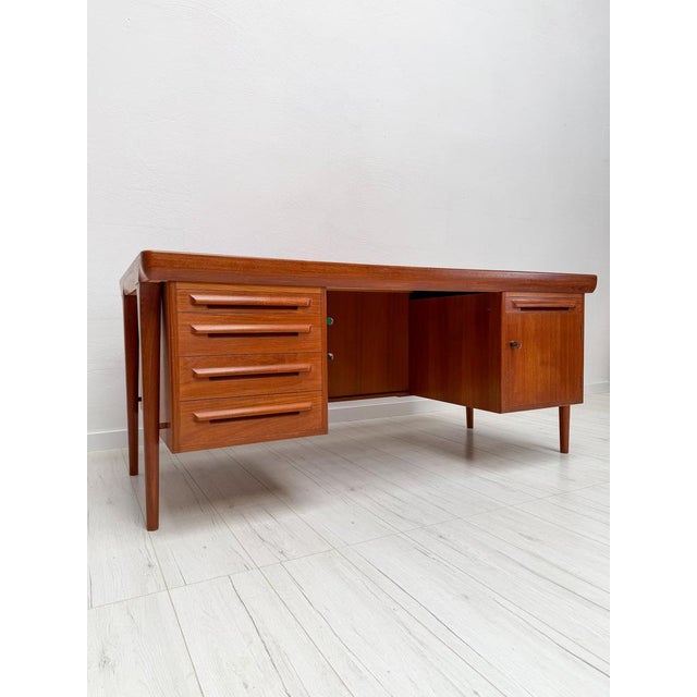 Danish Teak Executive Writing Desk by Ib Kofod-Larsen, 1960s For Sale - Image 4 of 18