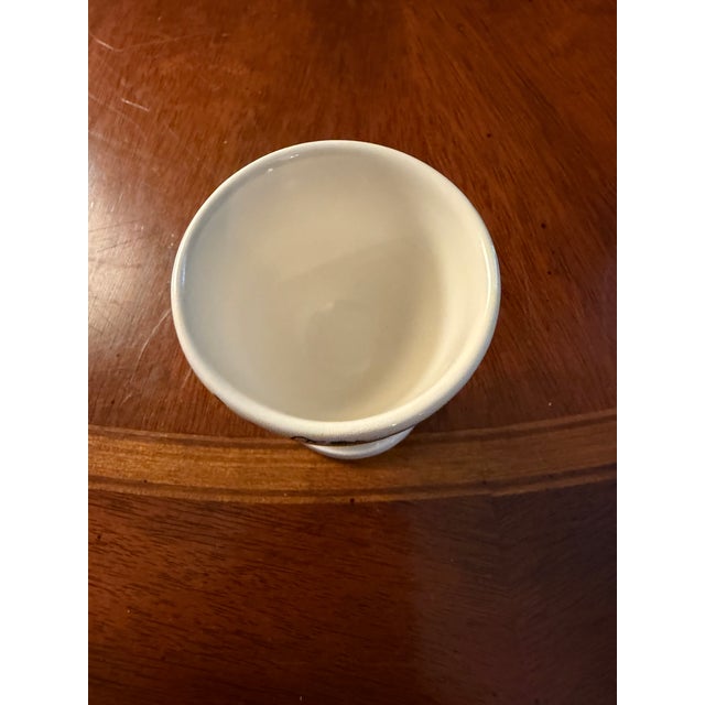 Mid-Century Modern 1970s Wedgwood Napoleon Ivy Queensware Single Egg Cup For Sale - Image 3 of 4
