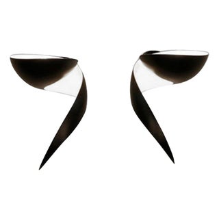 Mid-Century Modern Black Flame Wall Lamps by Serge Mouille, Set of 2 For Sale