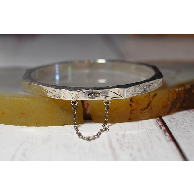 Modern Vintage Engraved Octagon Shaped Hinged Sterling Silver Bangle Bracelet For Sale - Image 3 of 17