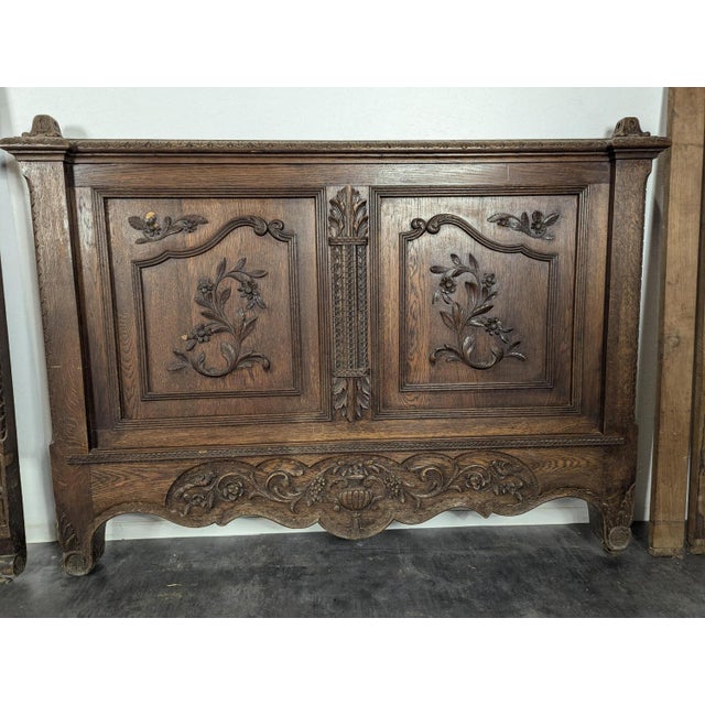 Norman Bed in Richly Carved Oak For Sale - Image 6 of 17