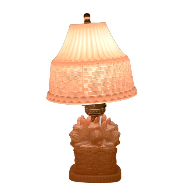 1930s Antique l.e. Smith Pink Satin Glass "Scottie Pups in a Basket" Boudoir Table Lamp For Sale - Image 4 of 9