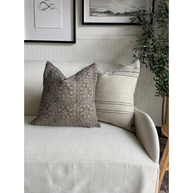 The Moroccan stripe pillow Size 20" x 20" Composition : 70% Linen, 30% Wool. Washed finish. Iron whilst linen is still...