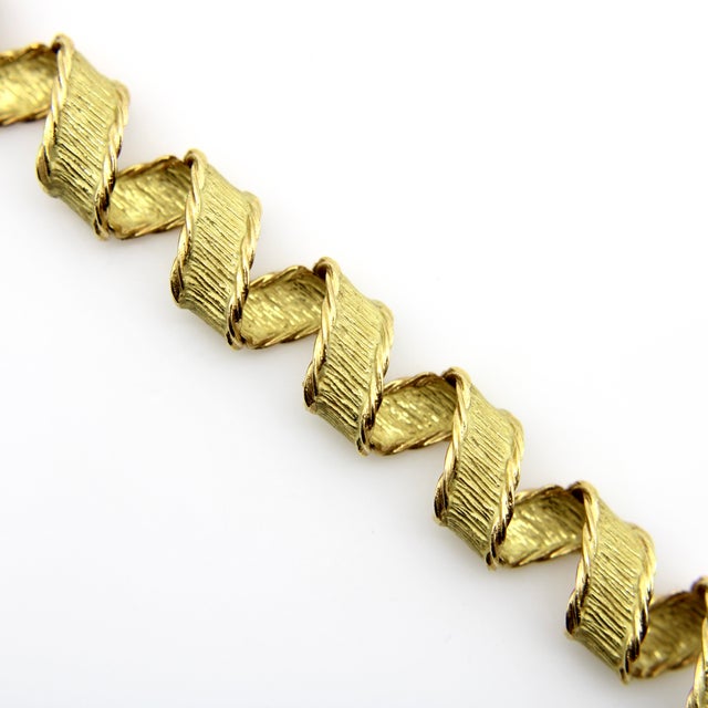 Metal 1980s 18k Gold Tiffany & Co. French Ribbon Bracelet For Sale - Image 7 of 11