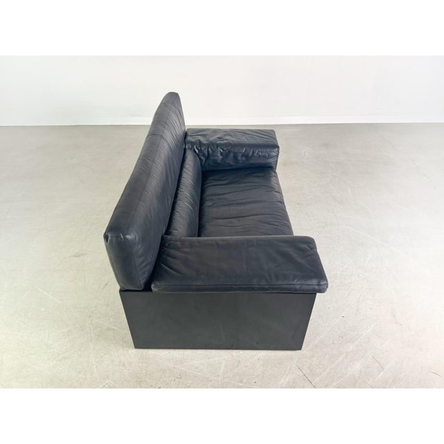 Wood Brigadier Two-Seater Leather Black Sofa by Knoll for Cini Boeri, 1980 For Sale - Image 7 of 10