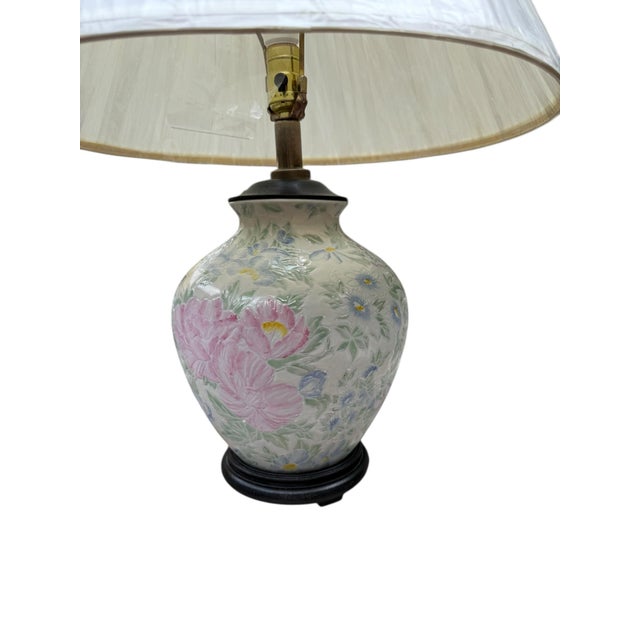 1970s Chinoiserie Table Lamp Ginger Jar Ceramic Floral Painted Famille Rose For Sale - Image 4 of 12