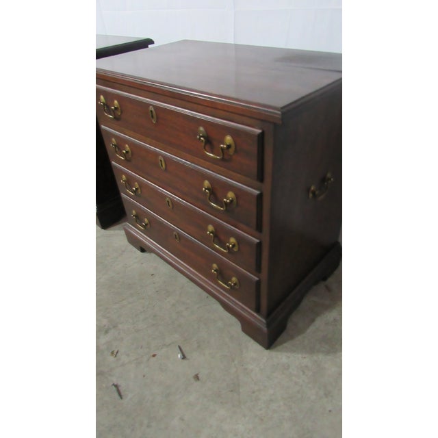 Wood 1980s Henkel Harris Four Drawer Nightstands Bachelors Chests Mahogany, 2 Pieces For Sale - Image 7 of 13