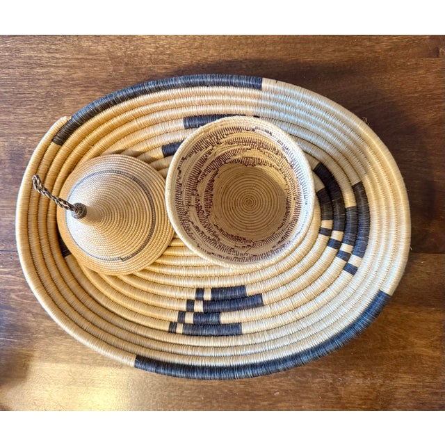 Rwandan Tutsi Woven Basket With Large Tray For Sale - Image 10 of 12