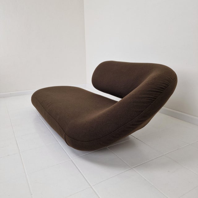 This beautiful model Cleopatra Chaise Longue or Sofa was designed by Geoffrey Harcourt for Artifort in the 70's. It has...