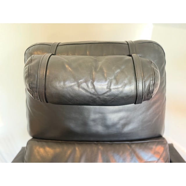 Set of Mid-Century Lounge Chair and Ottoman in Black Leather and Chrome, 1960s, Set of 2 For Sale - Image 15 of 17
