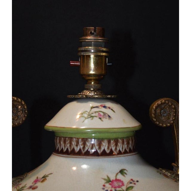 Neoclassical Sèvres Gilt Porcelain Amphora Table Lamp with Silk Shade, France, 1850s For Sale - Image 18 of 18