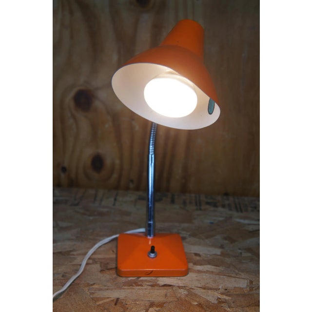 Vintage Mid-Century Modern Gooseneck Telescopic Industrial Metal Desk Lamp in Orange For Sale - Image 4 of 11