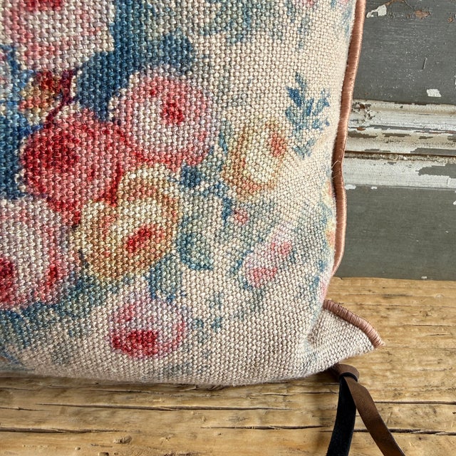 Available in multiple sizes Made in France 12" x 20" A timeless accent pillow woven in France from heavy, artisan linen —...