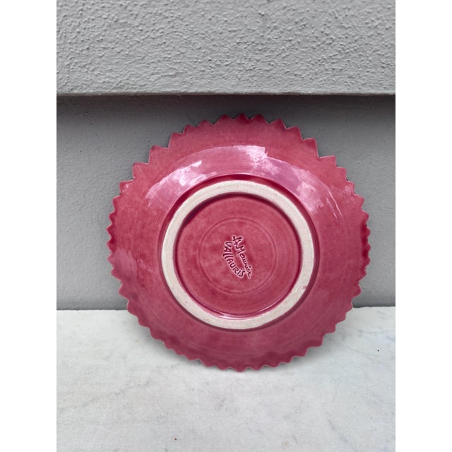 Mid-Century Modern French Mid-Century Pink Majolica Daisy Plate Maunier Vallauris For Sale - Image 3 of 3