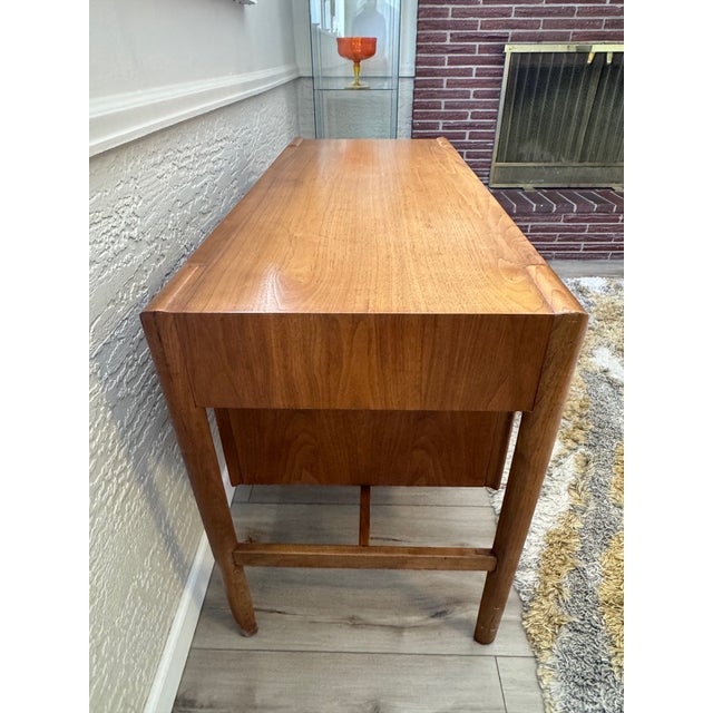1960s Mid Century Modern Writing Desk in Walnut by Barney Flagg for Drexel, 1960's For Sale - Image 5 of 13