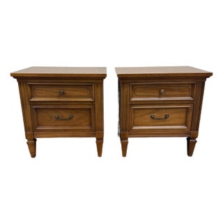Vintage Dixie Furniture Mid Century Traditional Neoclassical Nightstands - Pair For Sale