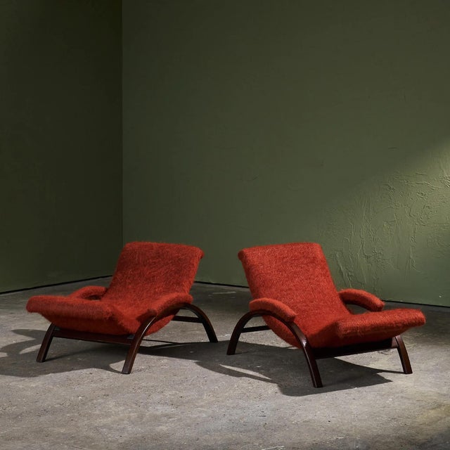 Sculptural Reclining Lounge Chairs in Pierre Frey Yeti Fabric, Italy, Set of 2 For Sale - Image 4 of 14