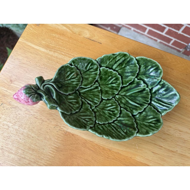 Green Vintage Portuguese Majolica Style Strawberry Leaf Dish by Olfaire – French Country Green Glazed Ceramic Catchall For Sale - Image 8 of 10